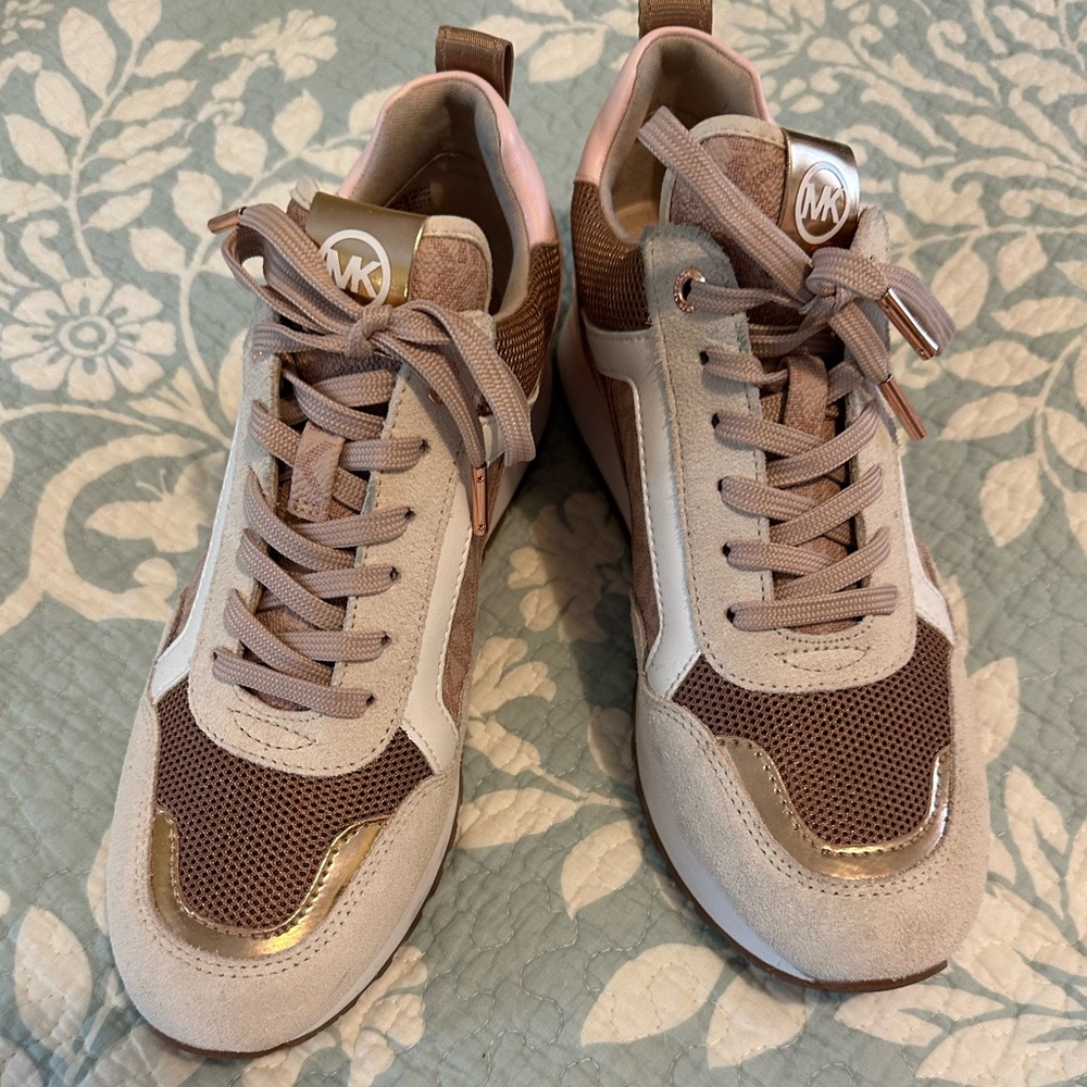 Michael Kors women’s Wilma trainer sneakers size 8m